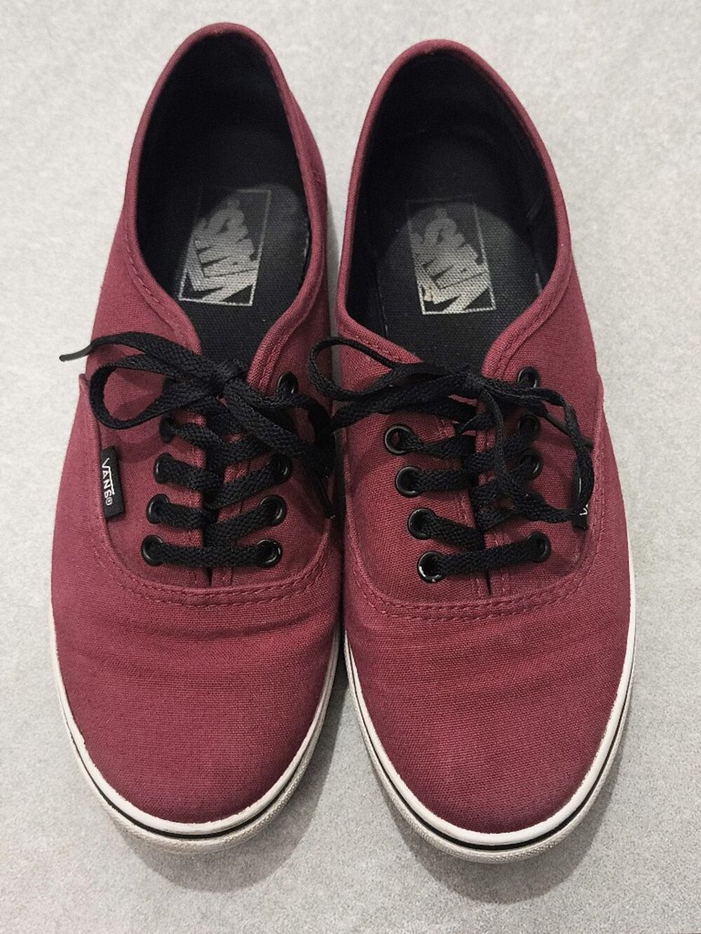 Vans Low Top Burgundy Sneakers